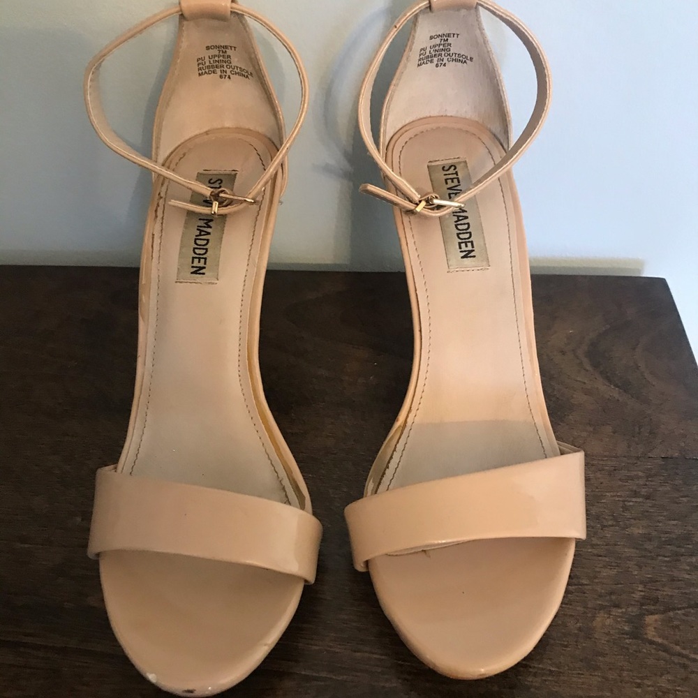 Size 7 Steve Madden Nude Heel